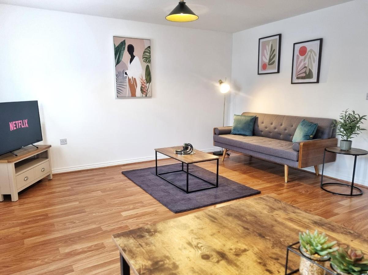 Modern & Spacious 3 Bedrooms And 2 Bathrooms Home, Free Parking! ケンブリッジ エクステリア 写真